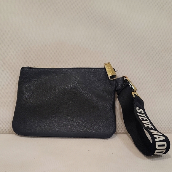 NEW - STEVE MADDEN BLACK WRISTLET - Picture 1 of 3